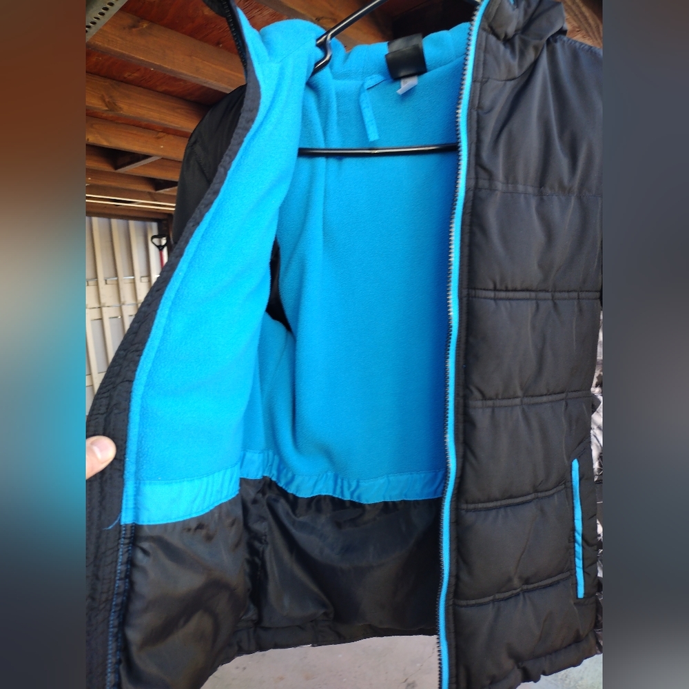Kids winter coat Size M (10-12)